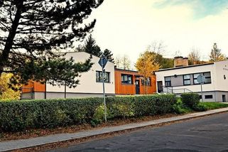 Toxický zápach z podlahy vyhnal děti ze třídy v Kopřivnici. Celou školku přestěhují - Novinky